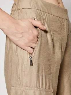 Καλύτερες κριτικές για 🔥 DKNY Γυναίκες Υφασμάτινα Παντελόνια Παντελόνι υφασμάτινο P02K6FA4 Πράσινο Regular Fit 🥰 -Ενδυματολογικός Παράδεισος Κατάστημα unnamed file 1133